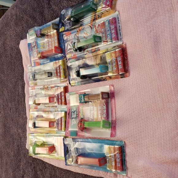 Pez dispensers lot of 10 packs bundle - Picture 3 of 3